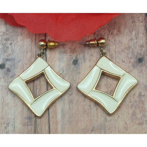 Trifari Cream Enamel Dangle Earrings 1.5" Gold Tone Diamond Shape - Picture 1 of 11
